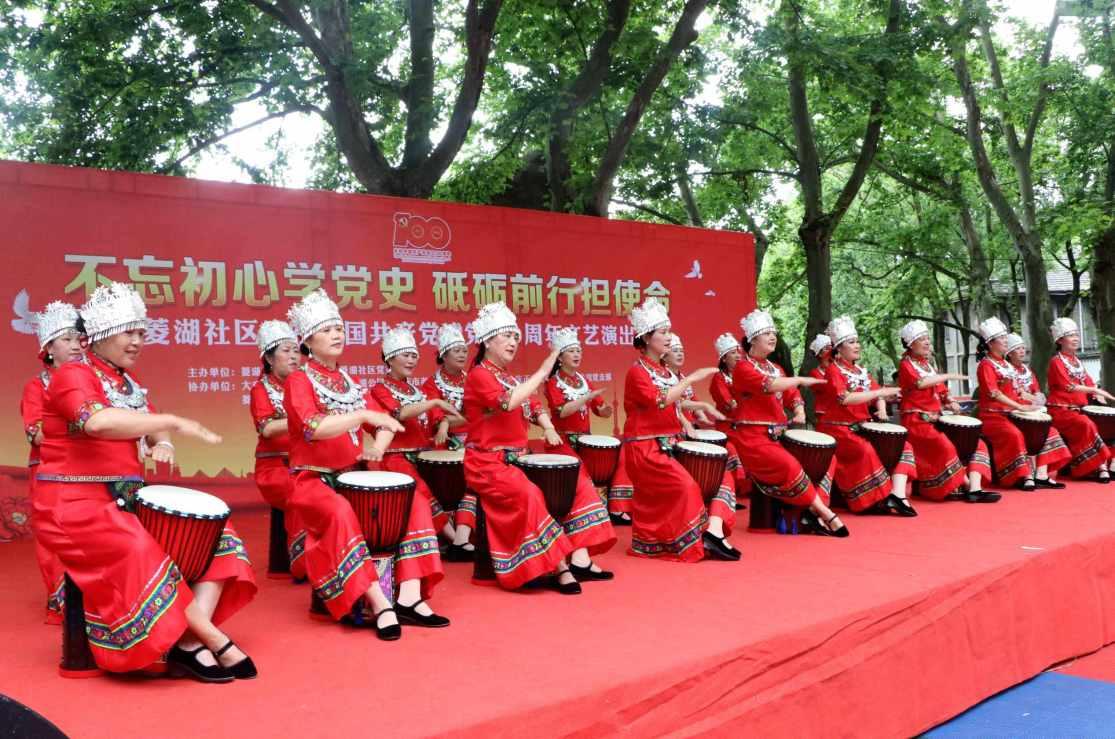 旋转螺旋塔